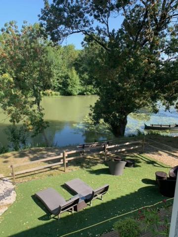 Logis Auberge De La Riviere Les Velluire-sur-Vendee Exterior foto